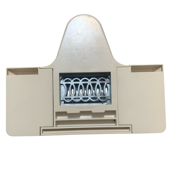 Martha Stewart Crafts Circle Fence 2-in-1 Deep Edge Boarder Paper Punch - Picture 2 of 3